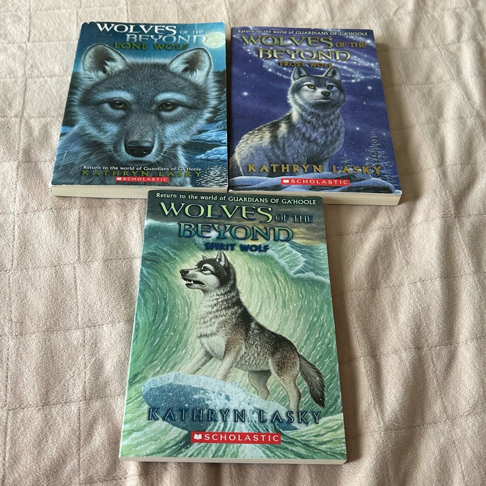 🆕Wolves of the Beyond Book Bundle